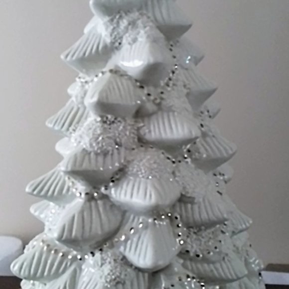 Vintage Ceramic 10" Christmas Tree Music Box ~ Breast Cancer Research Foundation - Picture 3 of 14